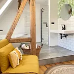 Gemuetliches Im Zentrum Von Mit Designer-wanne & 24h-check-in *