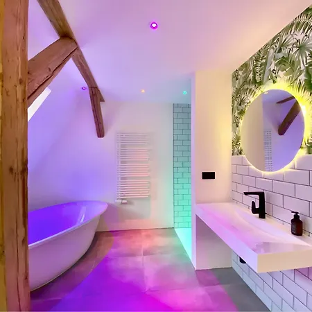 Lägenhet Gemuetliches Im Zentrum Von Mit Designer-wanne & 24h-check-in