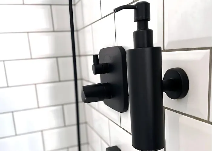 Gemuetliches Im Zentrum Von Mit Designer-wanne & 24h-check-in Appartement
