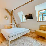 Gemuetliches Im Zentrum Von Mit Designer-wanne & 24h-check-in Apartament