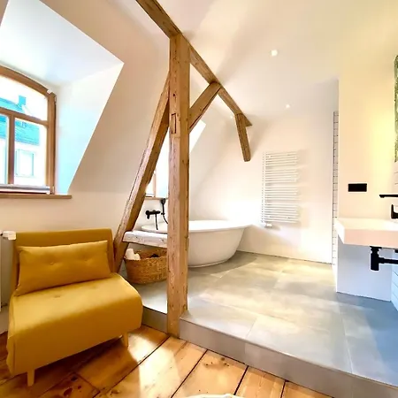 Zentrale 1-zimmer-ferienwohnung Mit Digitalem Check In Hof
