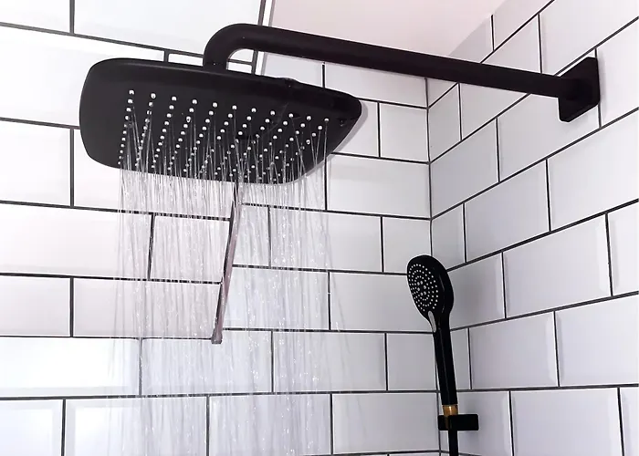 Gemuetliches Im Zentrum Von Mit Designer-wanne & 24h-check-in Appartement *